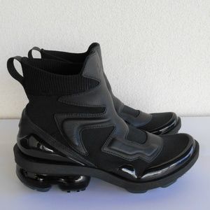 New NIKE Air VaporMax Light II Sneakers